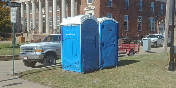 porta potty